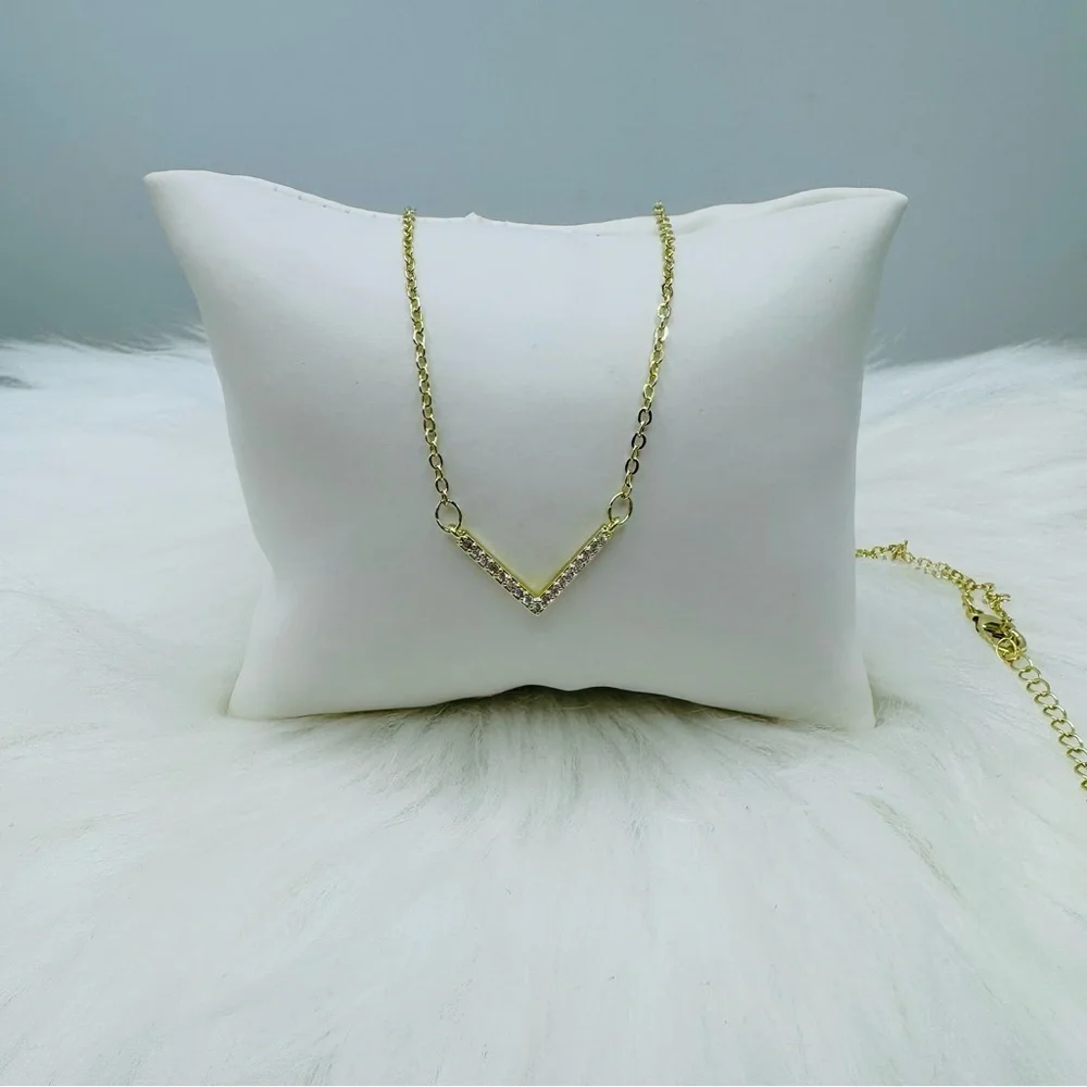 V Necklace With Rhinestone Necklace